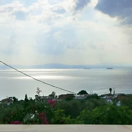 Modern Flat Overlooking The Gulf 300m To The Beach Διαμέρισμα Βέργα Καλαμάτας