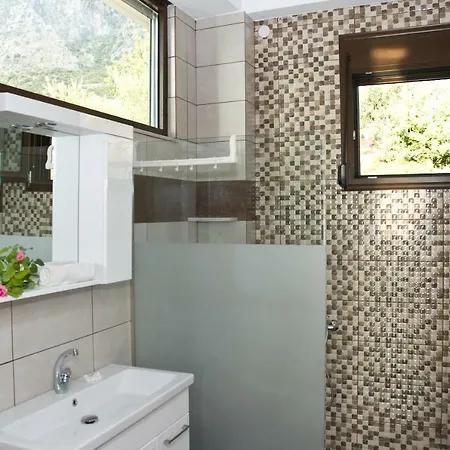 Modern Flat Overlooking The Gulf 300m To The Beach Βέργα Καλαμάτας