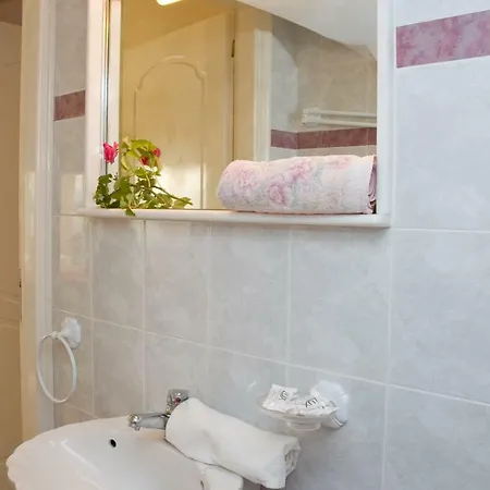 Διαμέρισμα Modern Flat Overlooking The Gulf 300m To The Beach