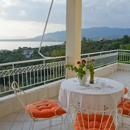 Modern Flat Overlooking The Gulf 300m To The Beach Διαμέρισμα Βέργα Καλαμάτας